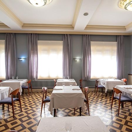 La Pobla de Claramunt Hotel Robert מראה חיצוני תמונה