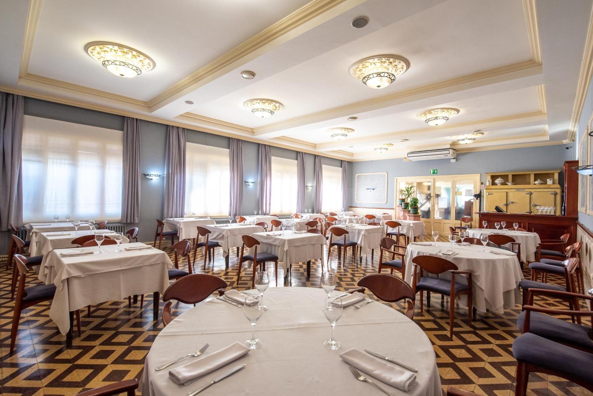 La Pobla de Claramunt Hotel Robert מראה חיצוני תמונה