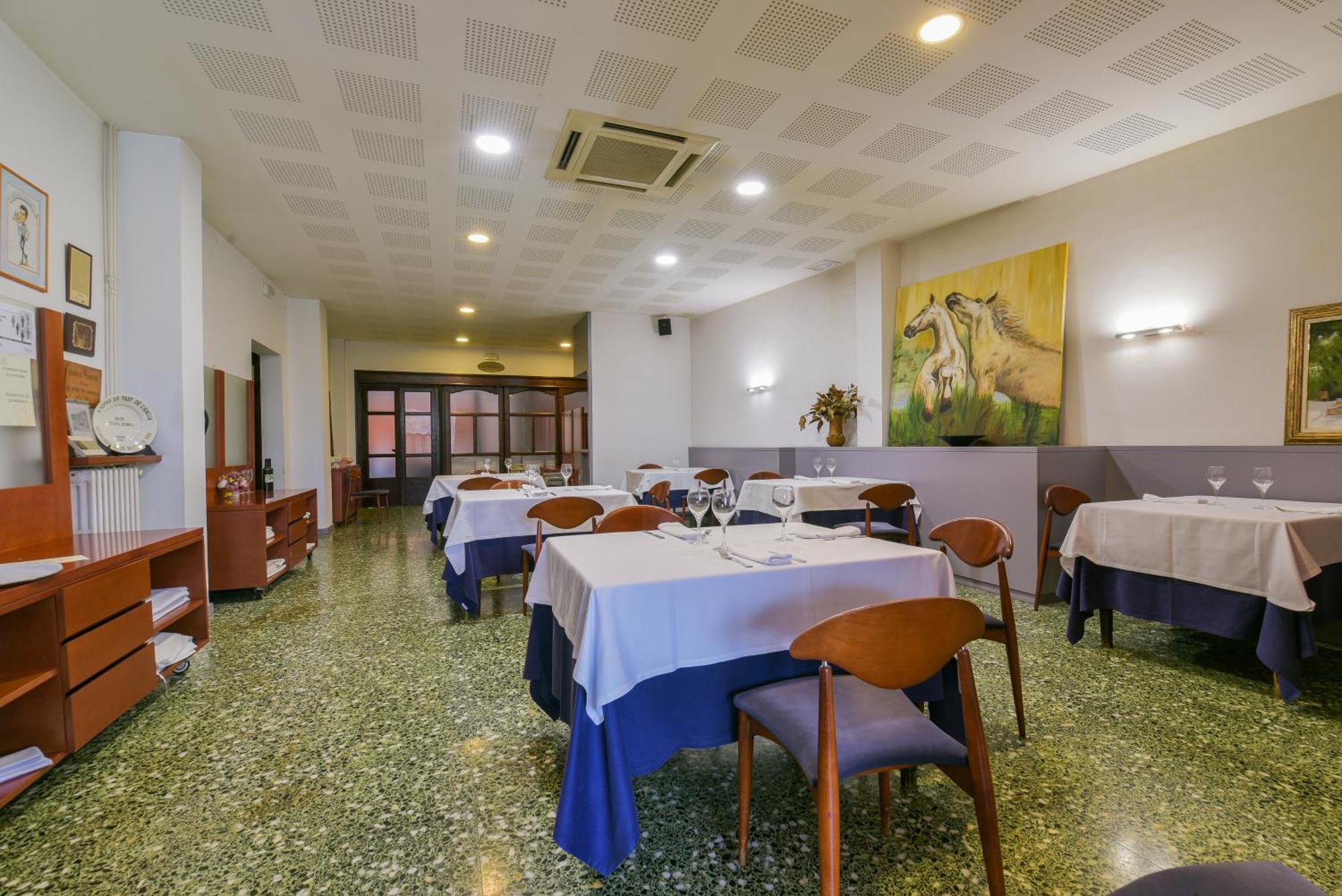 La Pobla de Claramunt Hotel Robert מראה חיצוני תמונה