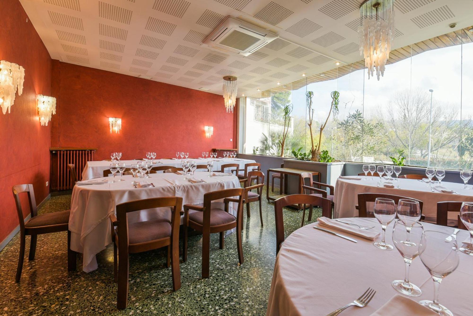 La Pobla de Claramunt Hotel Robert מראה חיצוני תמונה