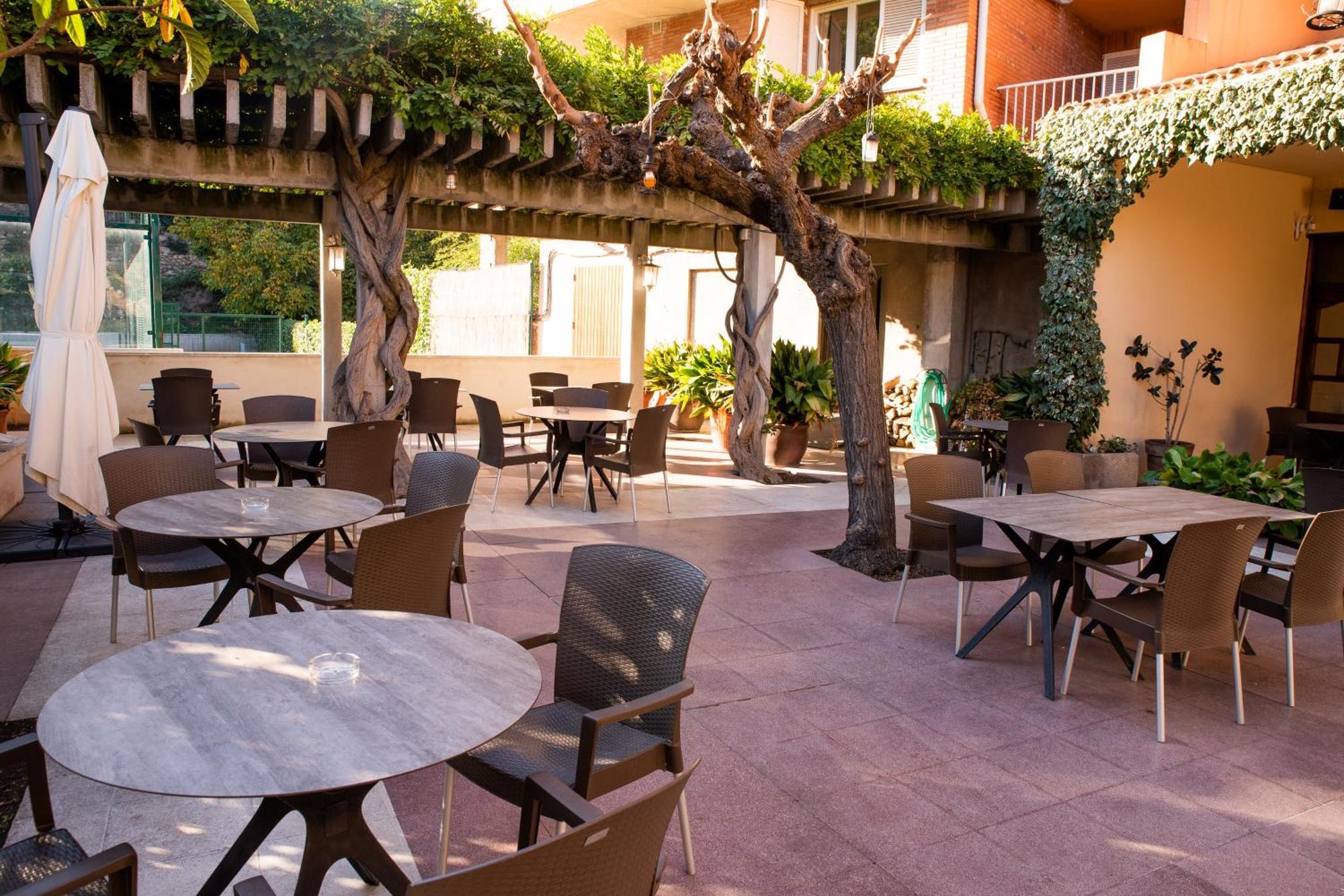 La Pobla de Claramunt Hotel Robert מראה חיצוני תמונה