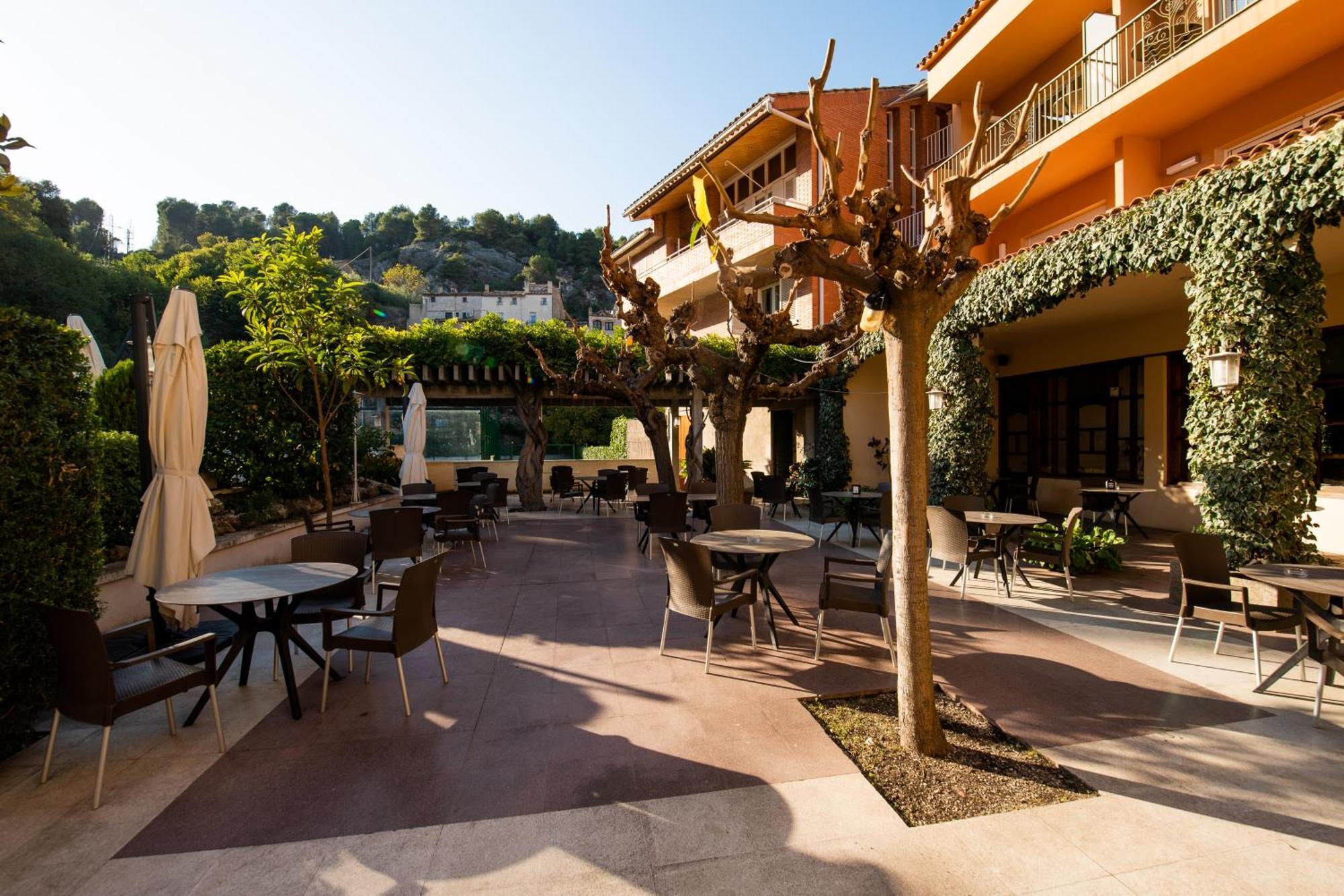 La Pobla de Claramunt Hotel Robert מראה חיצוני תמונה