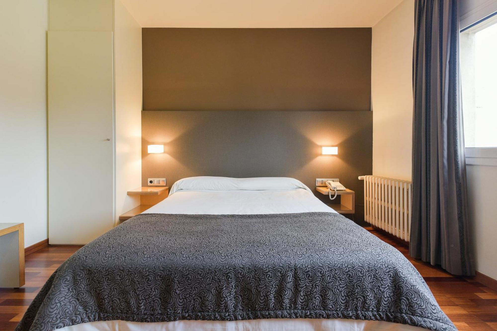 La Pobla de Claramunt Hotel Robert מראה חיצוני תמונה