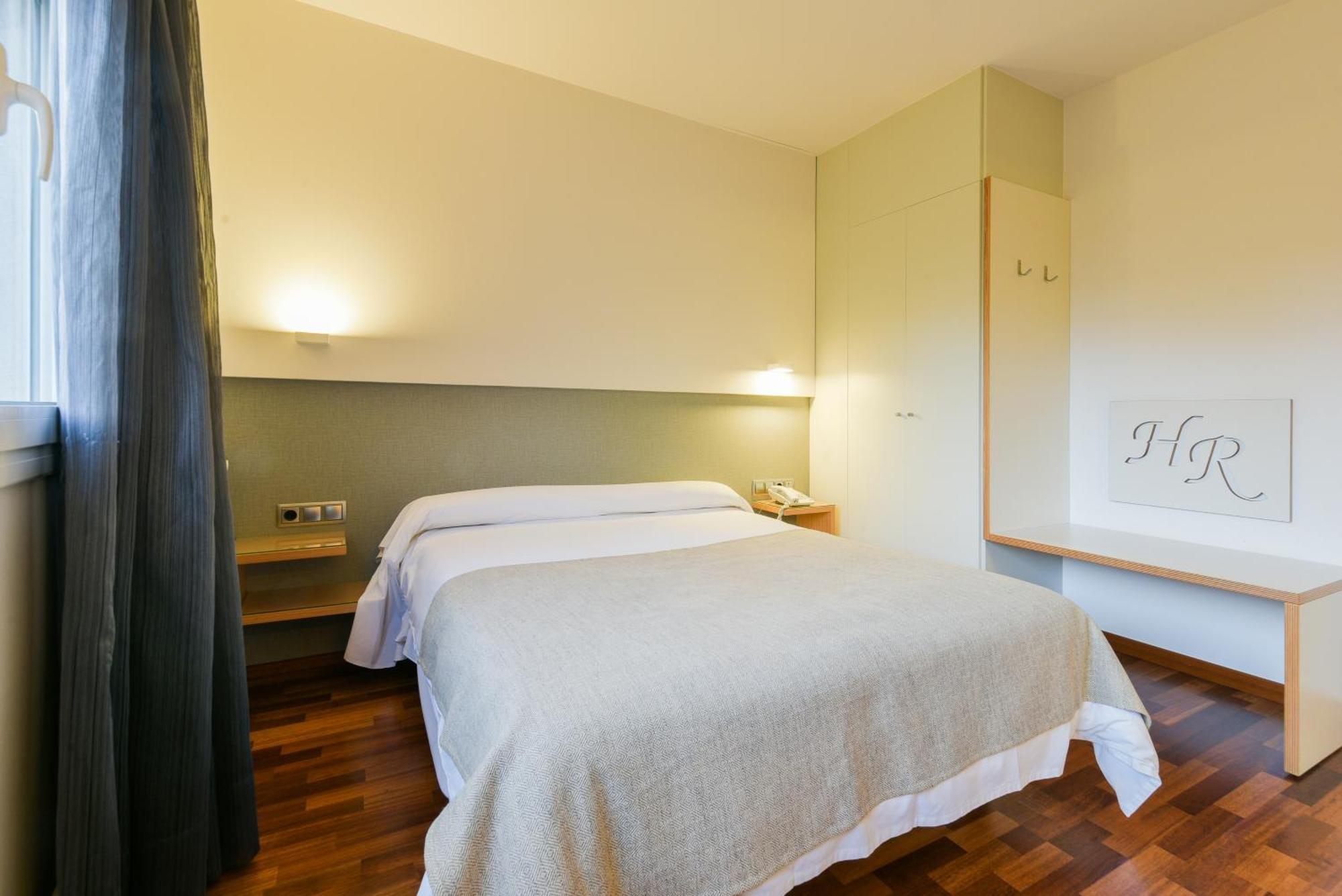 La Pobla de Claramunt Hotel Robert מראה חיצוני תמונה