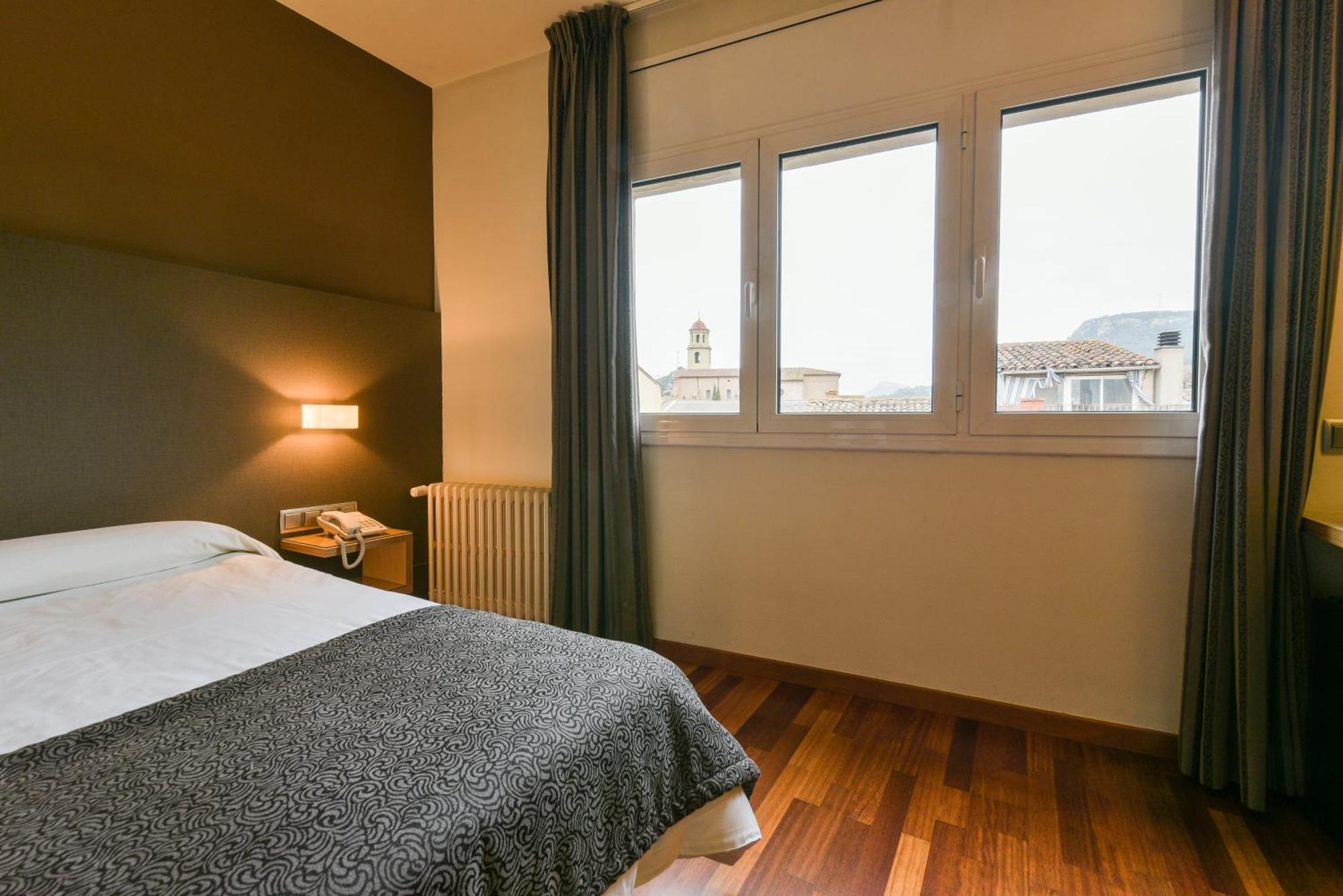 La Pobla de Claramunt Hotel Robert מראה חיצוני תמונה