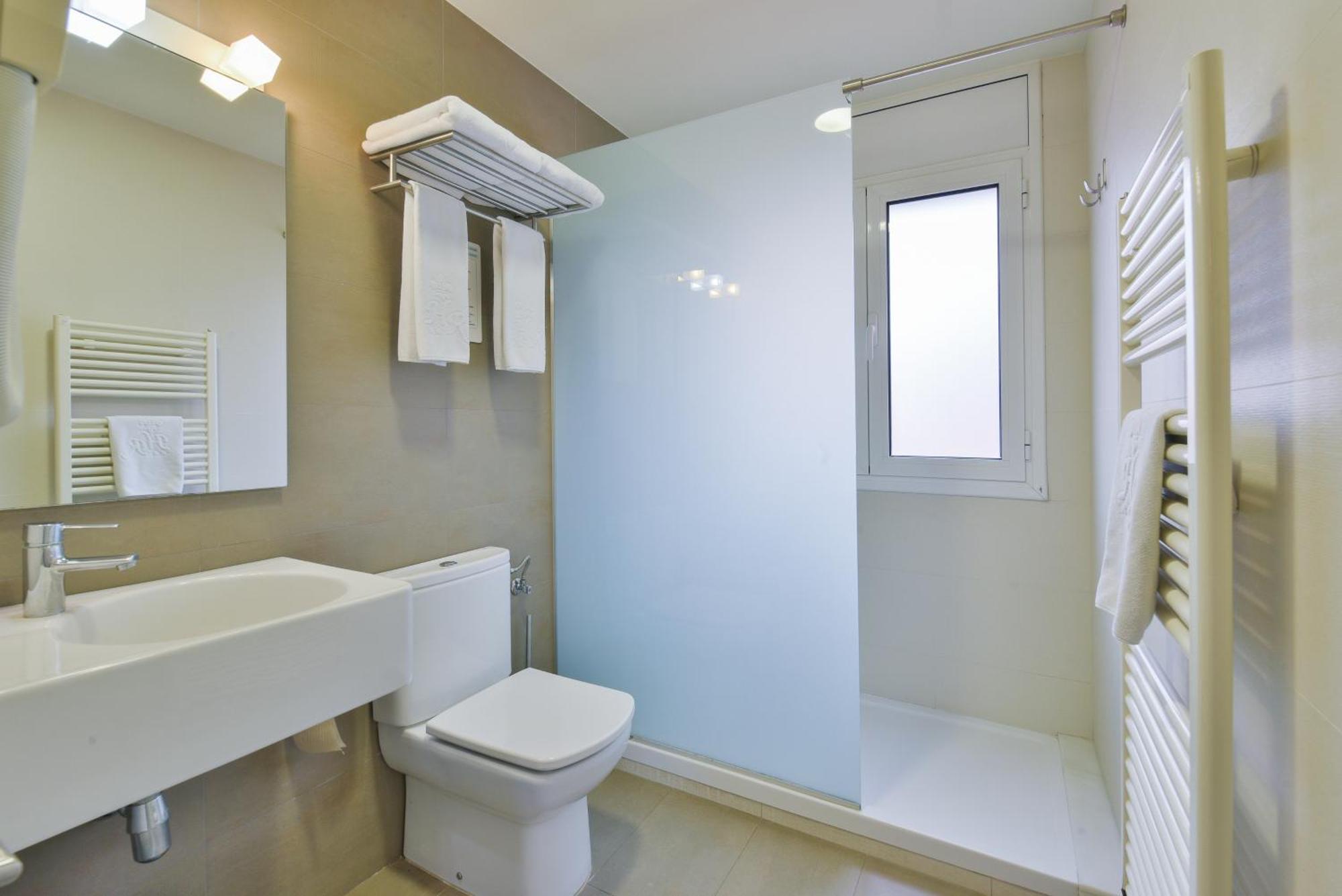 La Pobla de Claramunt Hotel Robert מראה חיצוני תמונה